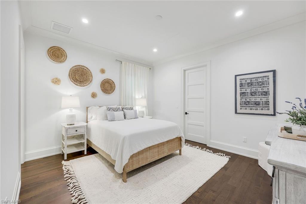 MOORINGS - Residential Lease