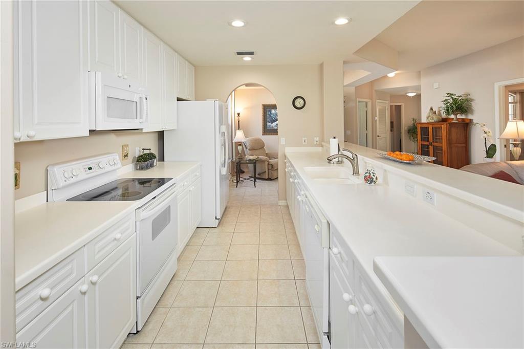 COLONIAL LINKS - Residential