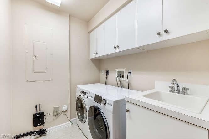 TOWER POINTE AT ARBOR TRACE - Residential