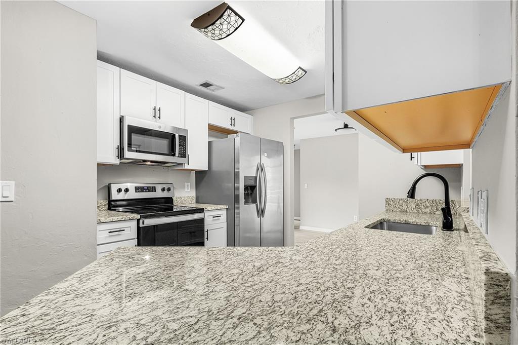 SAN CARLOS PARK - Residential