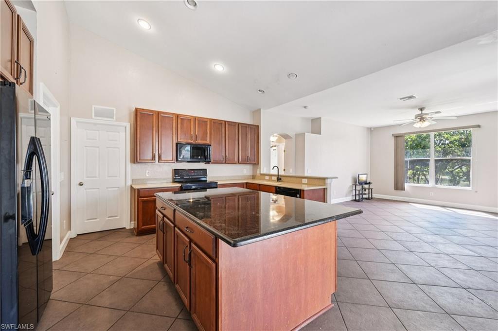 TOWN LAKES - Residential