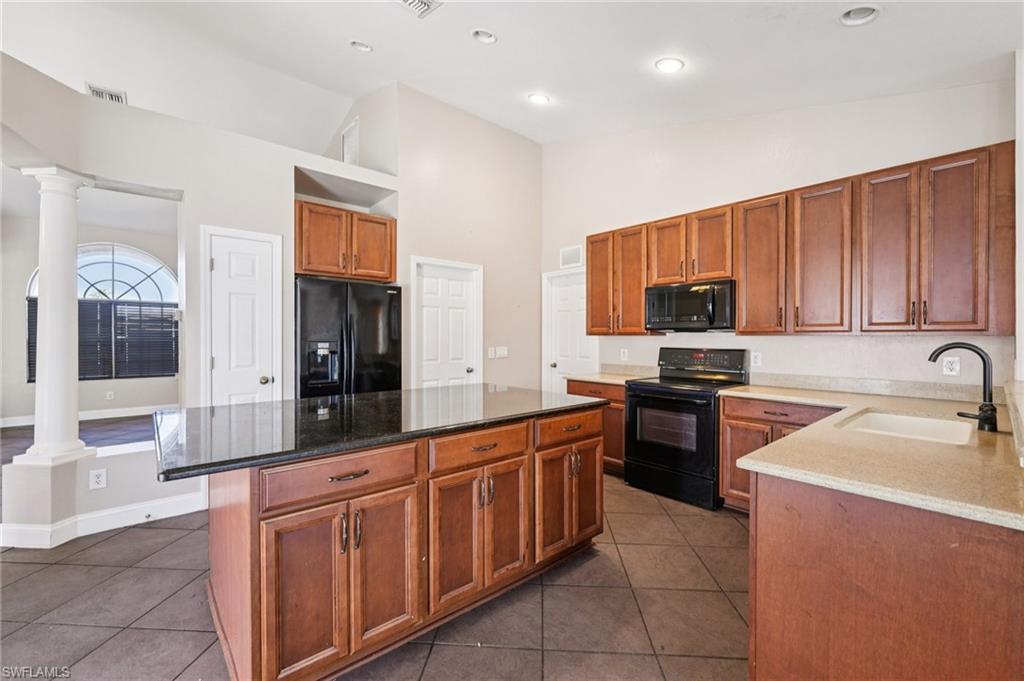 TOWN LAKES - Residential