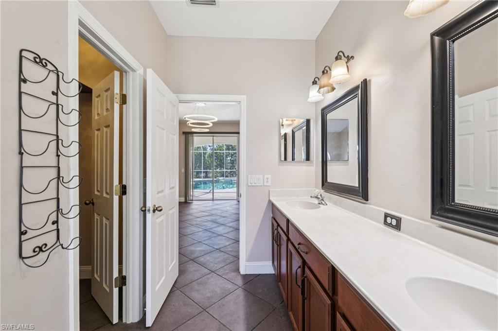 TOWN LAKES - Residential