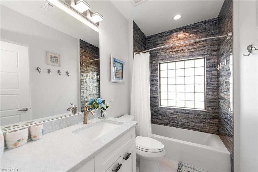 HOLIDAY HEIGHTS - Residential