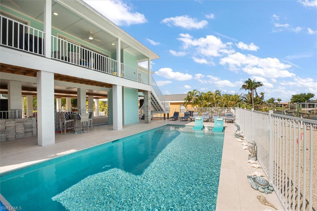 HOLIDAY HEIGHTS - Residential