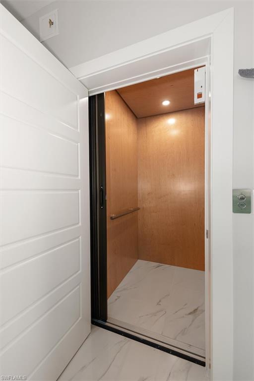 HOLIDAY HEIGHTS - Residential