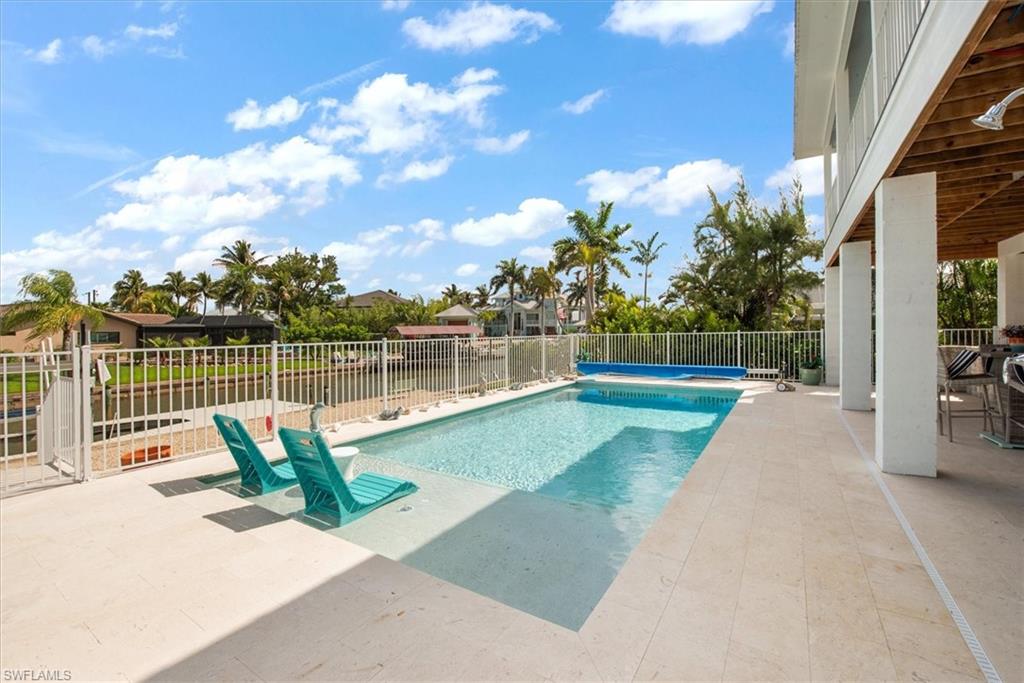 HOLIDAY HEIGHTS - Residential