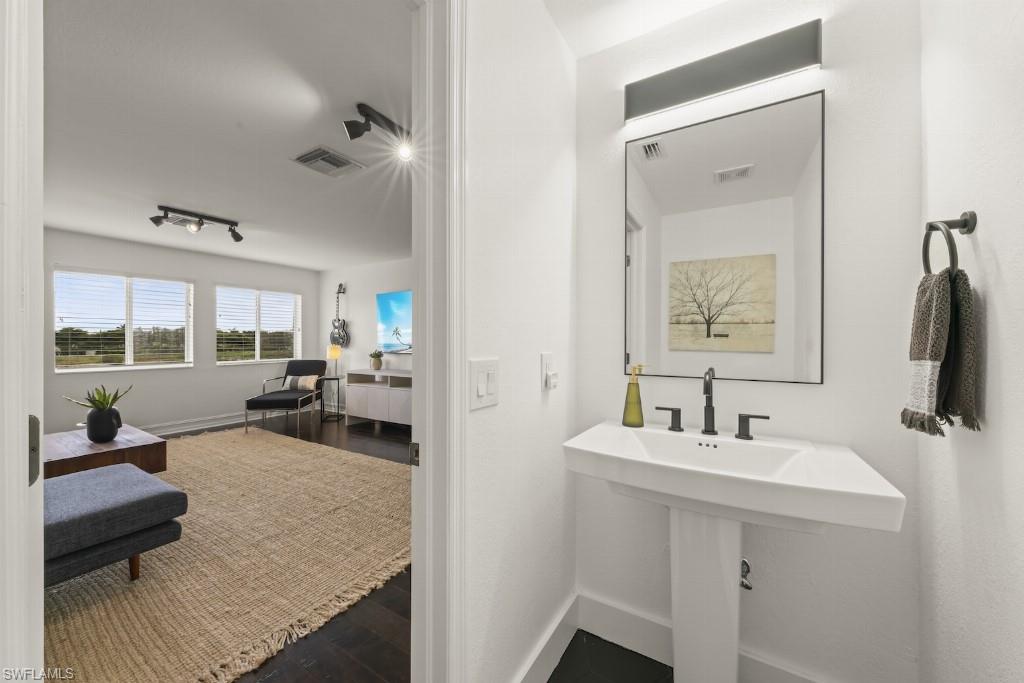 SANDOVAL - Residential