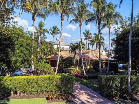 Photo of 1825 Gordon DR E, NAPLES, FL 34102 (MLS # 225016194)