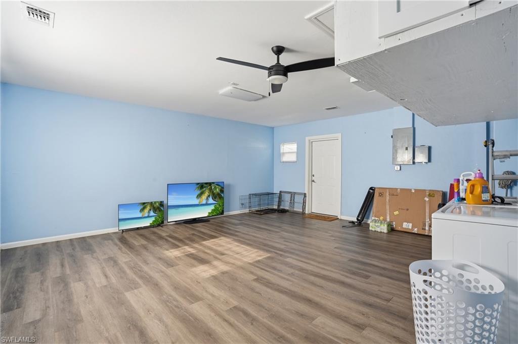 SAN CARLOS PARK - Residential