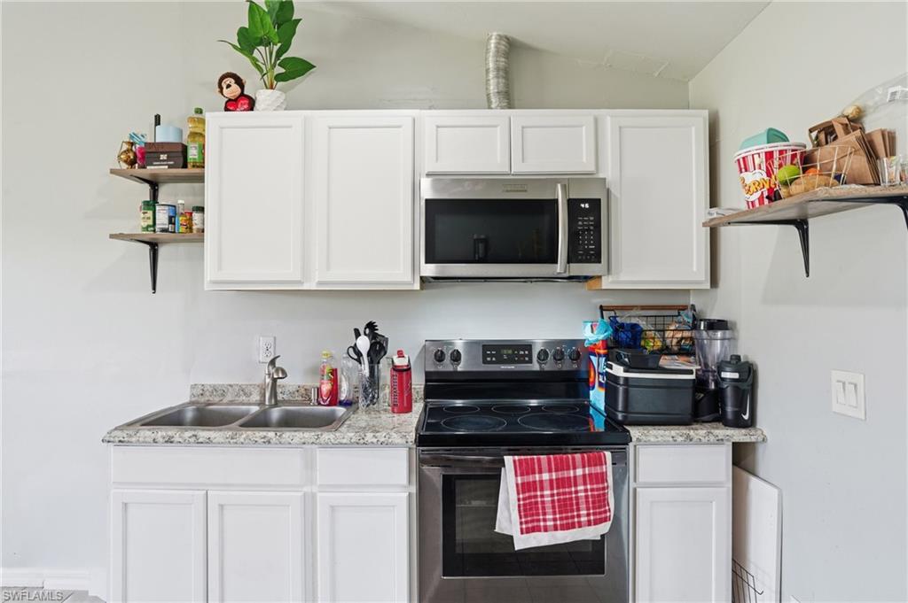 SAN CARLOS PARK - Residential