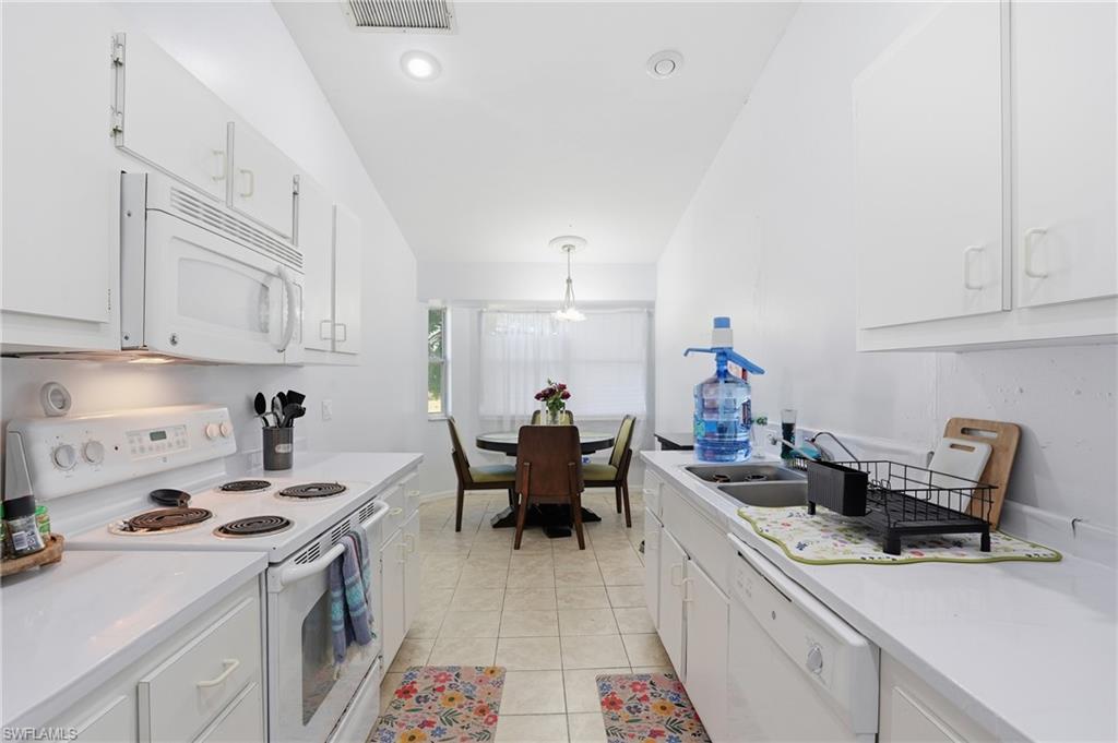 SAN CARLOS PARK - Residential