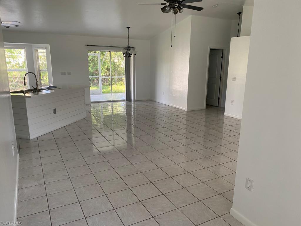 SAN CARLOS PARK - Residential