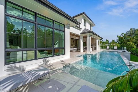 508 Neapolitan LN NAPLES FL 34103