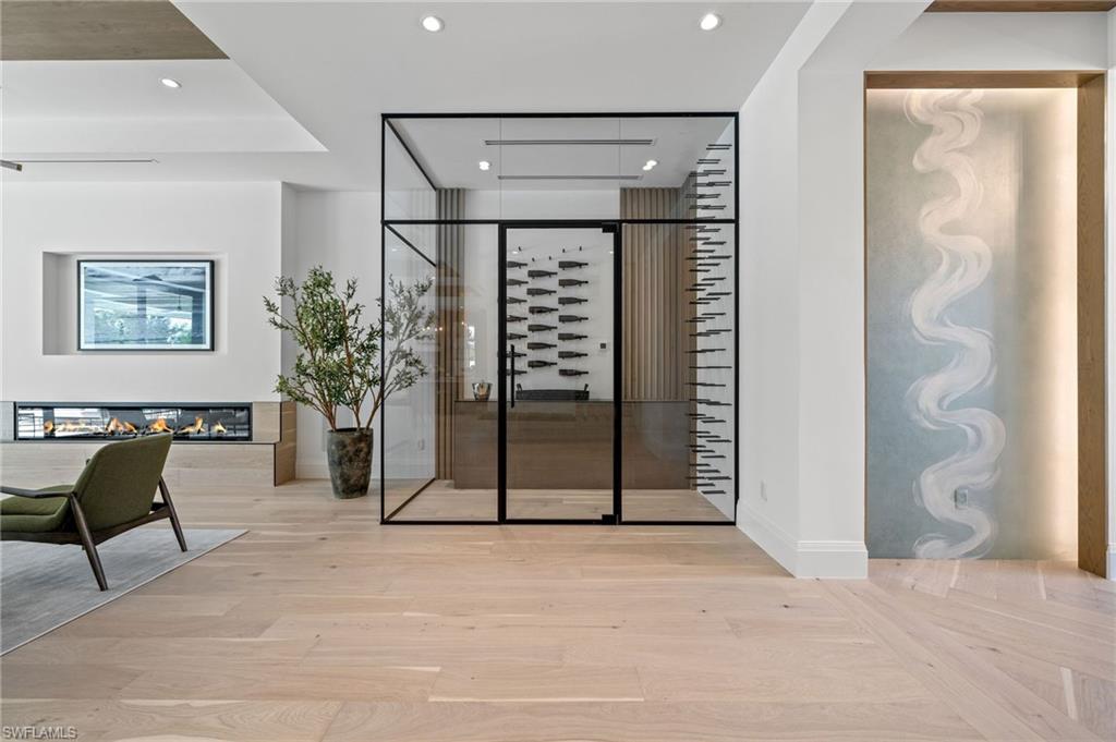 508 Neapolitan LN