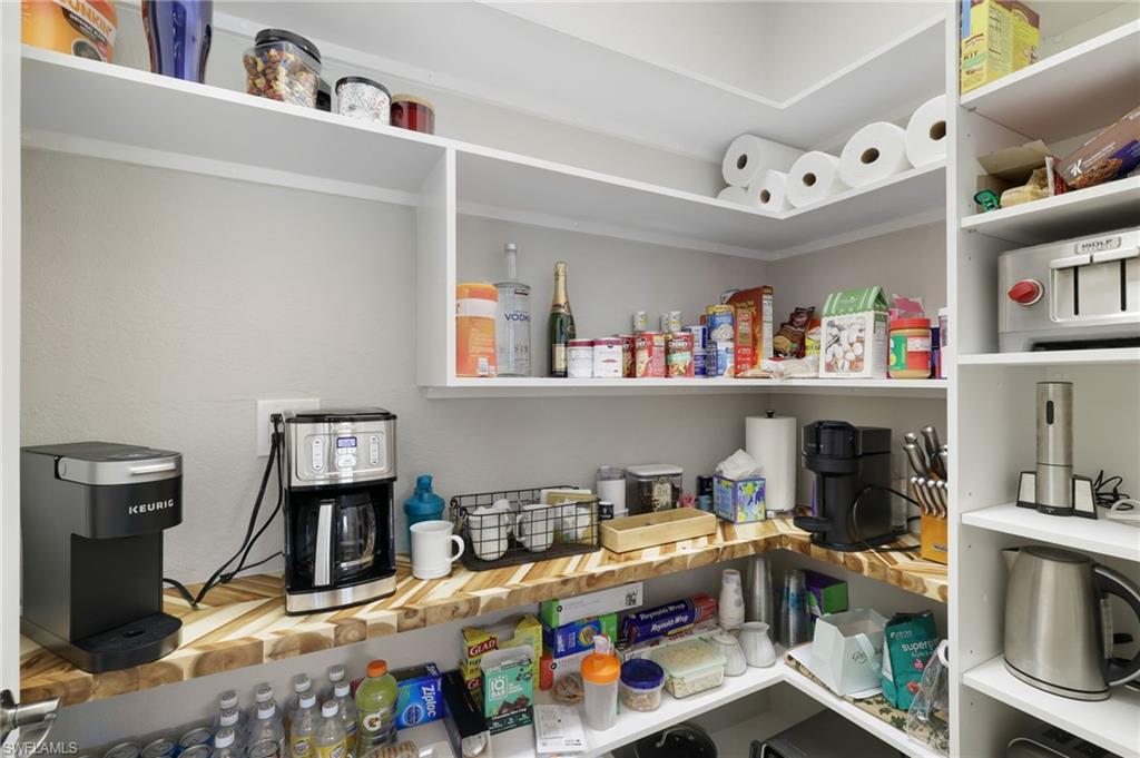 MONTEBELLO - Residential