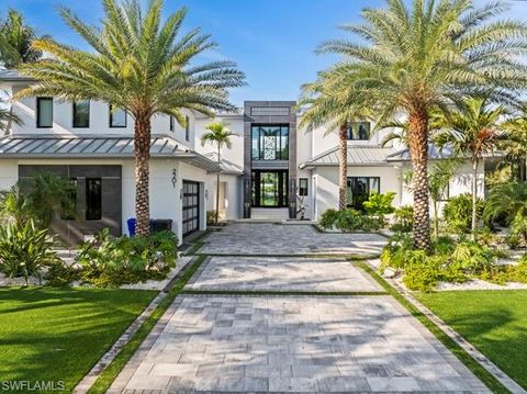 2201 Shad CT NAPLES FL 34102