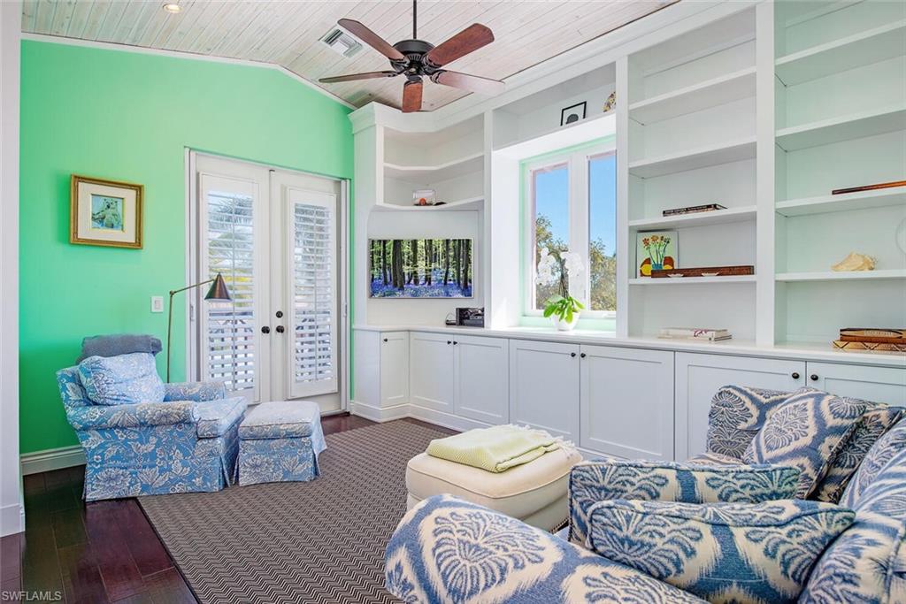 PARK SHORE - Residential