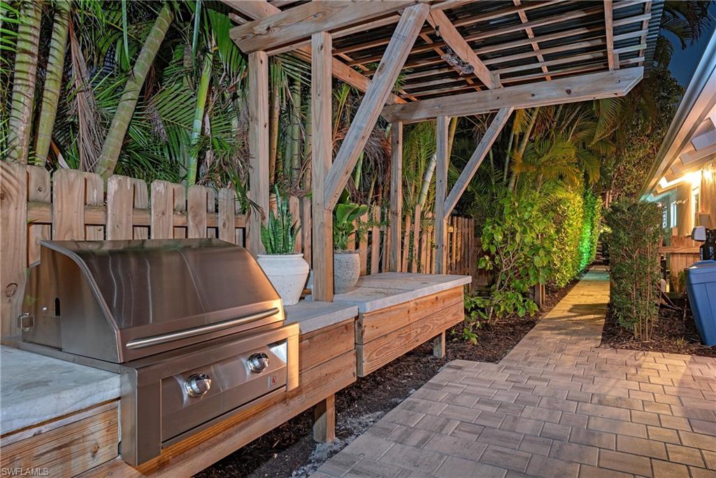 PARK SHORE - Residential