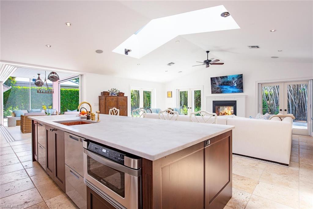 PARK SHORE - Residential