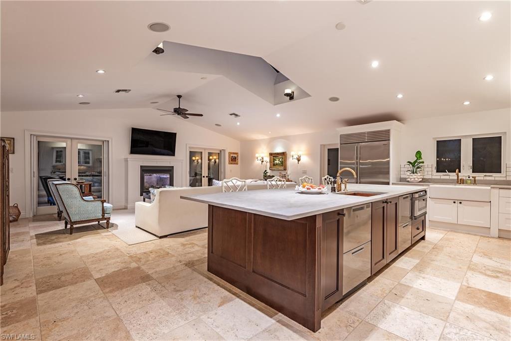 PARK SHORE - Residential