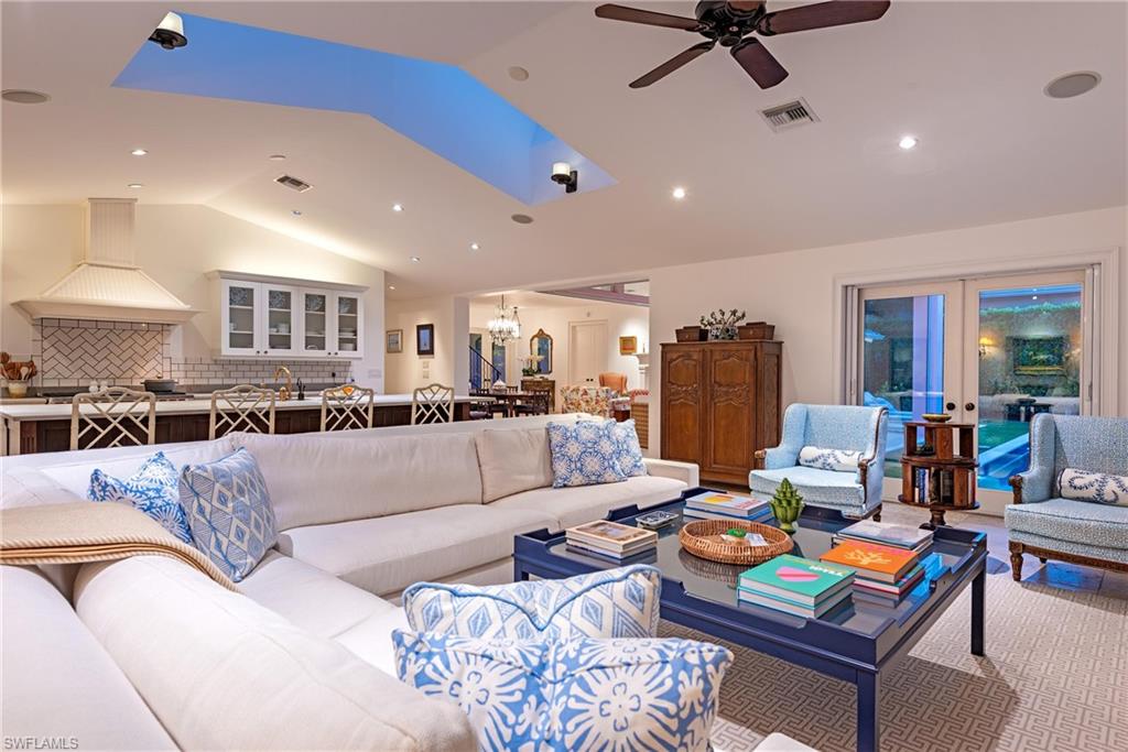 PARK SHORE - Residential