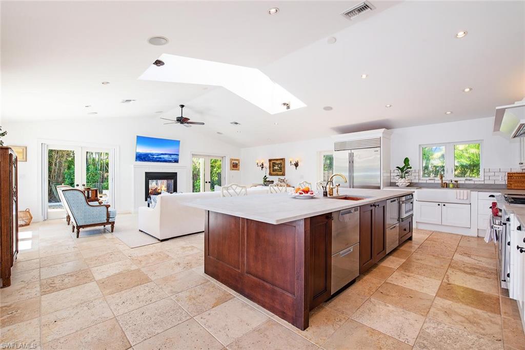 PARK SHORE - Residential