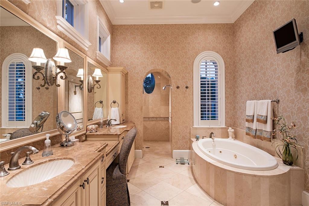 AQUALANE SHORES - Residential