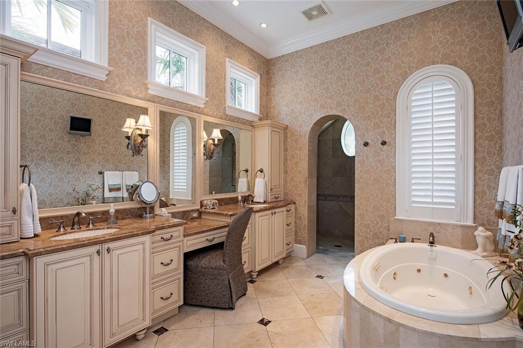 AQUALANE SHORES - Residential