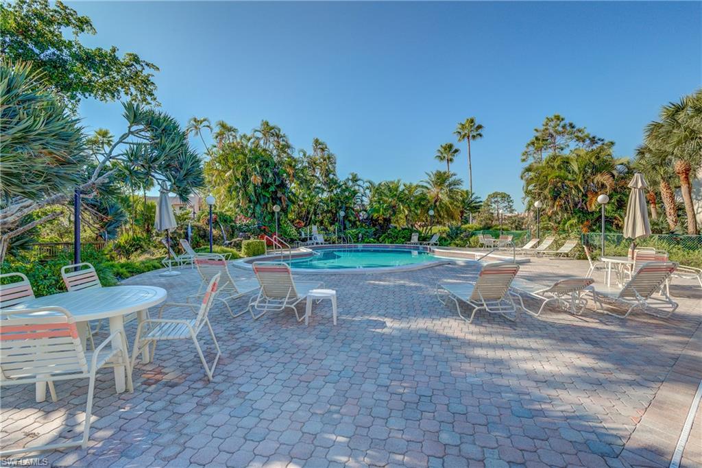 FAIRWAY FOREST VILLAS - Residential