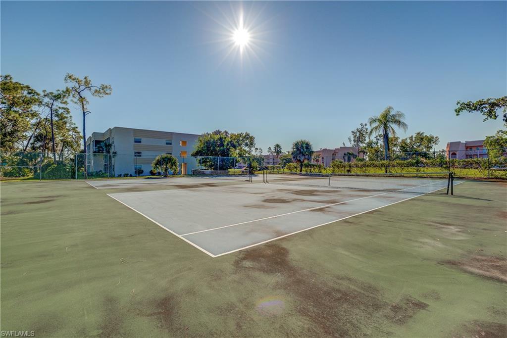 FAIRWAY FOREST VILLAS - Residential