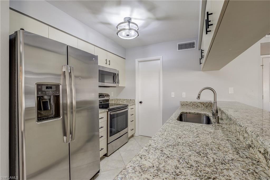 FAIRWAY FOREST VILLAS - Residential