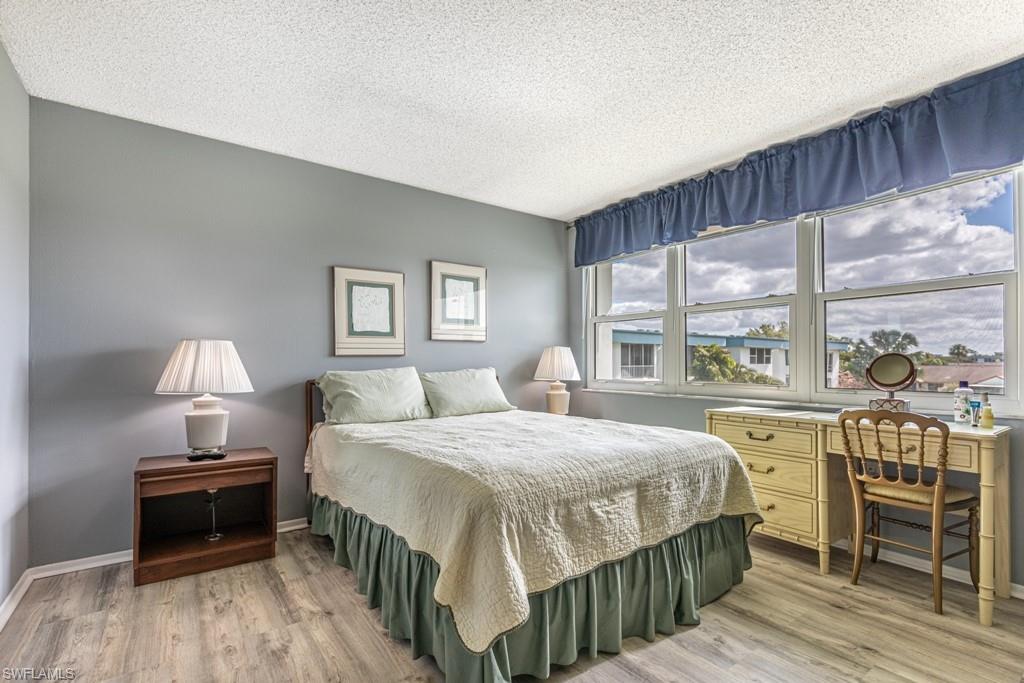 SEVEN LAKES - Residential