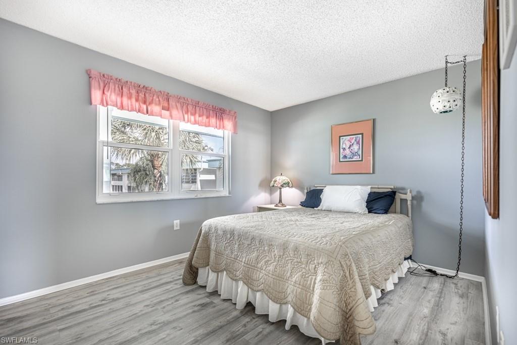 SEVEN LAKES - Residential