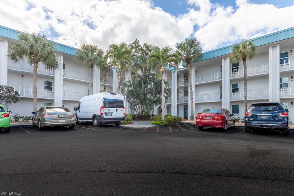 SEVEN LAKES - Residential