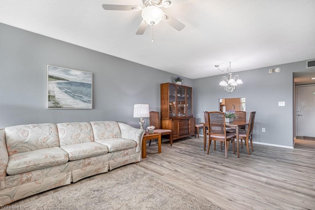 SEVEN LAKES - Residential