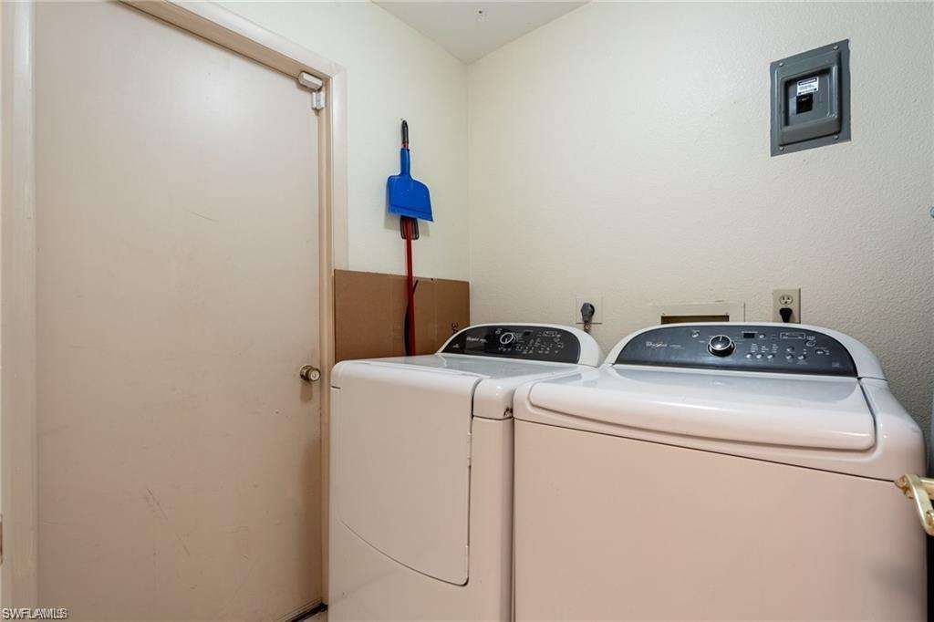 LAUREL OAKS - Residential