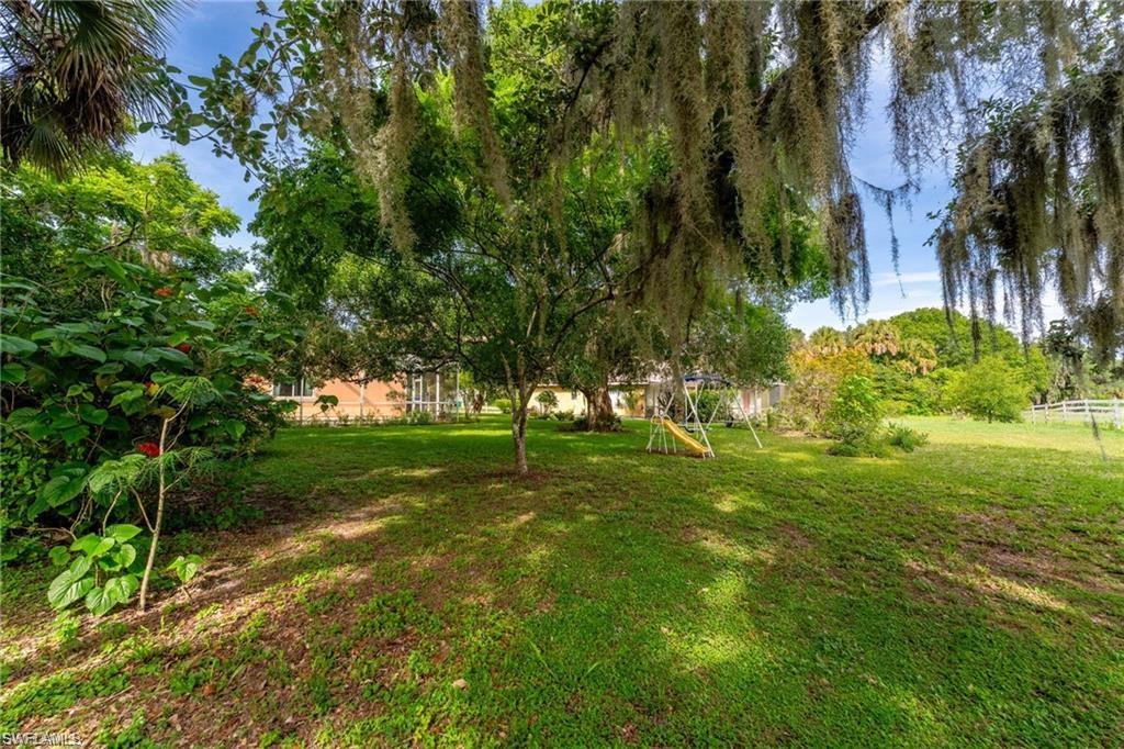 LAUREL OAKS - Residential