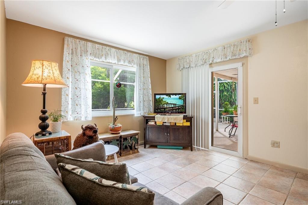 LAUREL OAKS - Residential