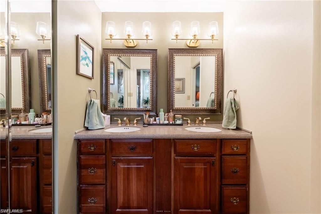 LAUREL OAKS - Residential