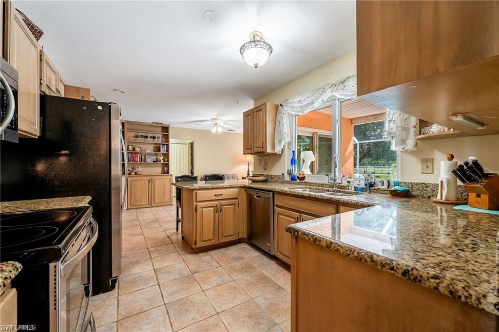 LAUREL OAKS - Residential