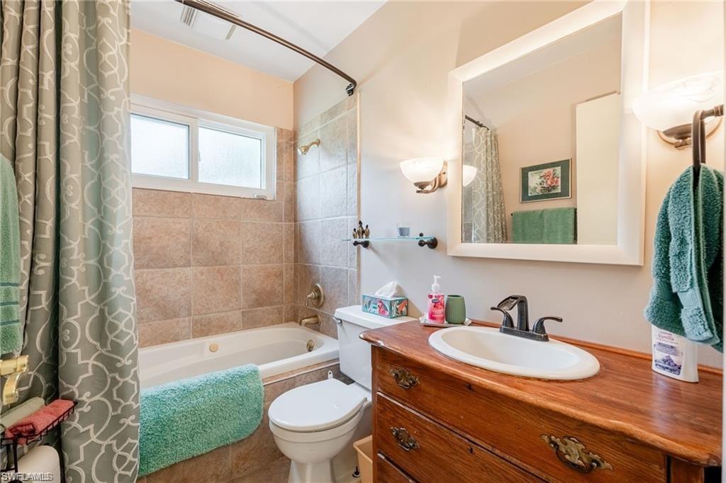 LAUREL OAKS - Residential