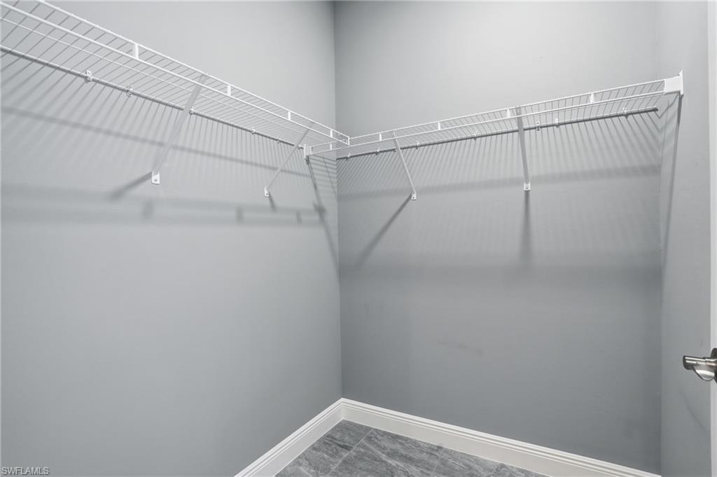 BELLE MEADE - Residential