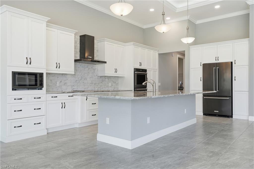 BELLE MEADE - Residential