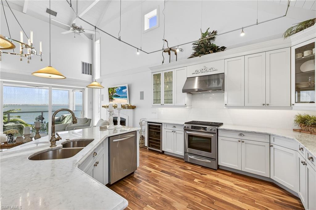 SANIBEL HARBOURS - Residential