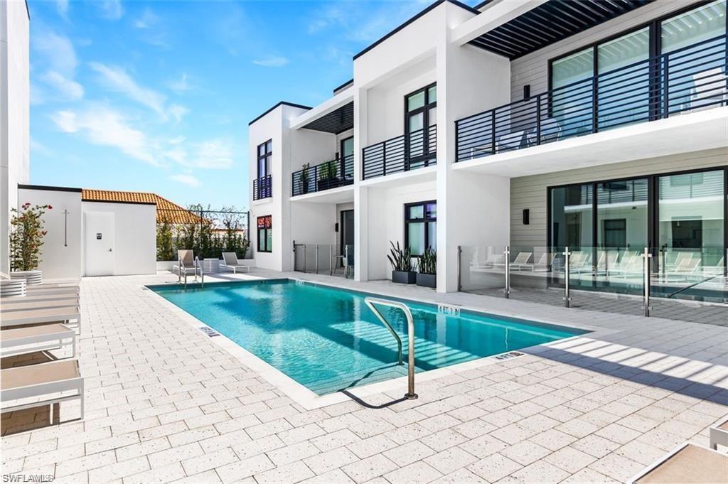 EIGHT FIFTY CENTRAL - Residential