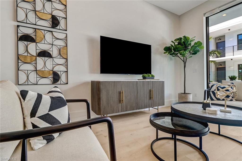 EIGHT FIFTY CENTRAL - Residential