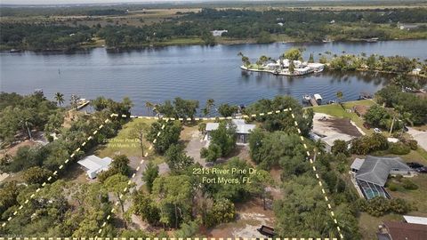 2213 River Pine DR FORT MYERS FL 33905