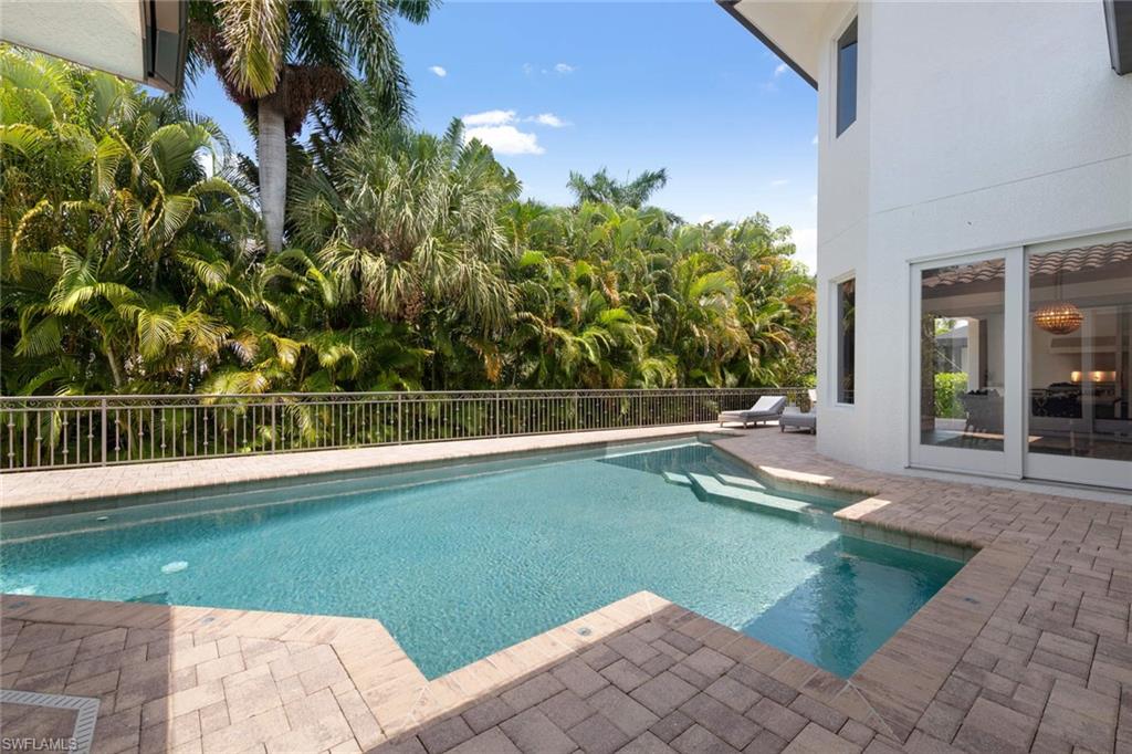 MOORINGS - Residential