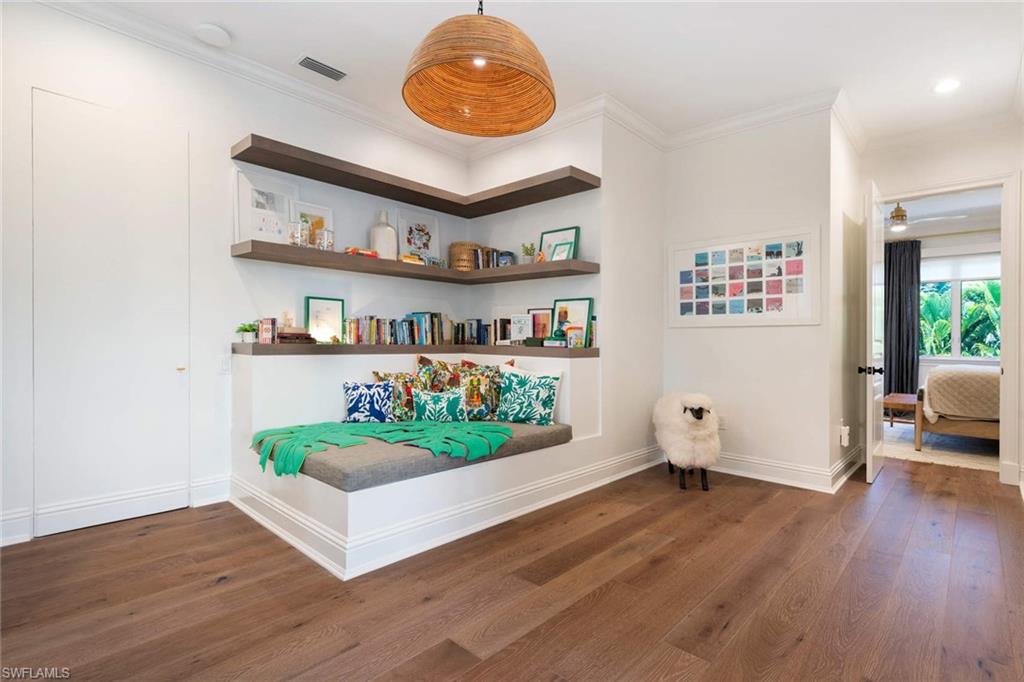 MOORINGS - Residential